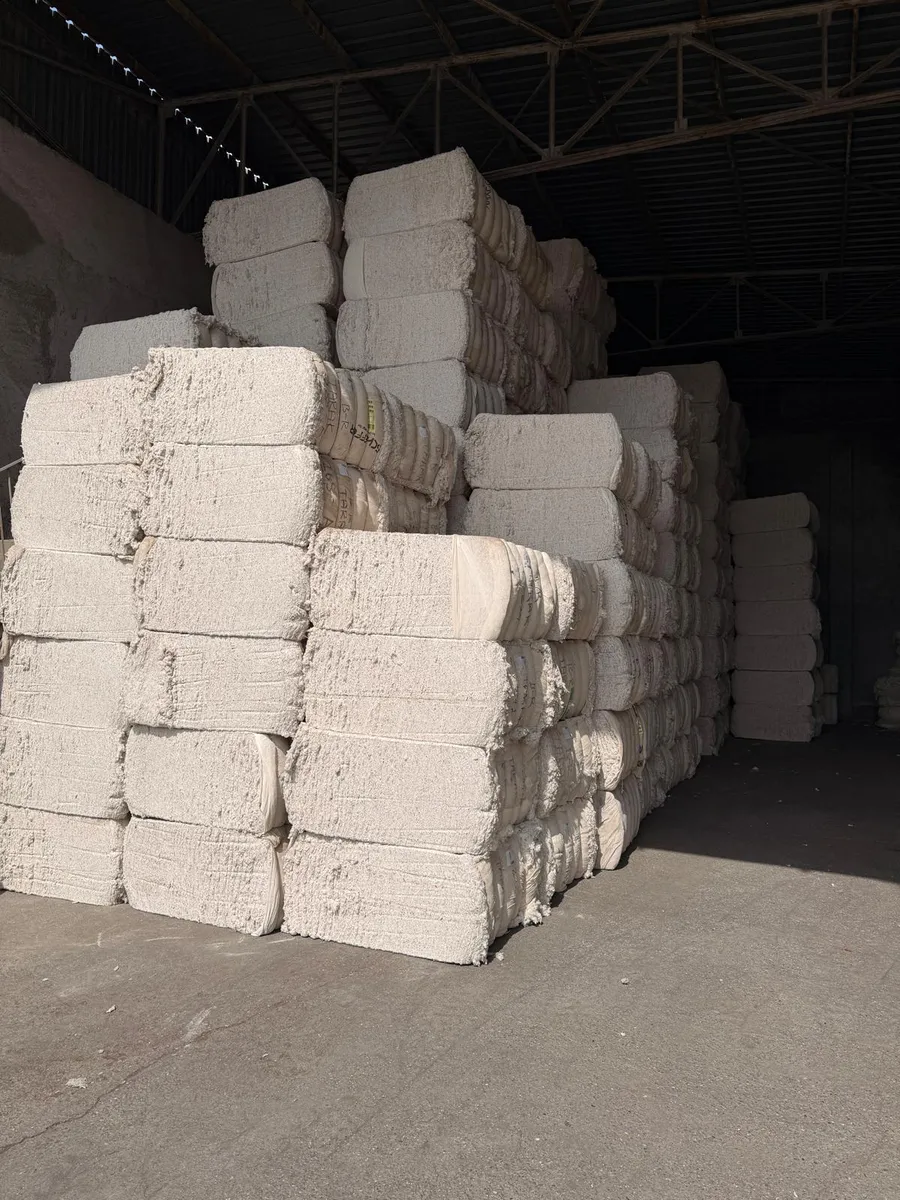 Cotton waste bale columns in the warehouse