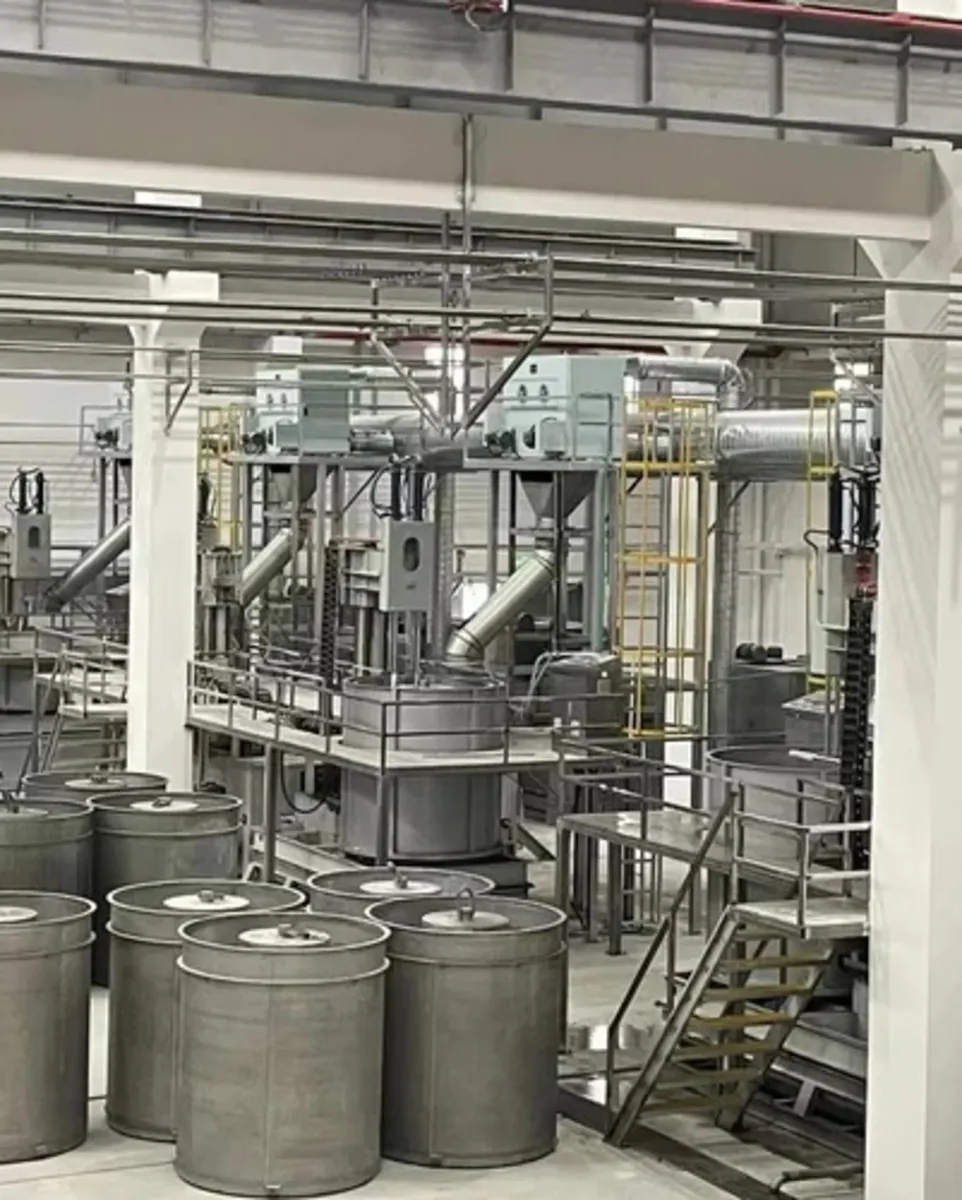 Stainless bleaching kiers in the plant